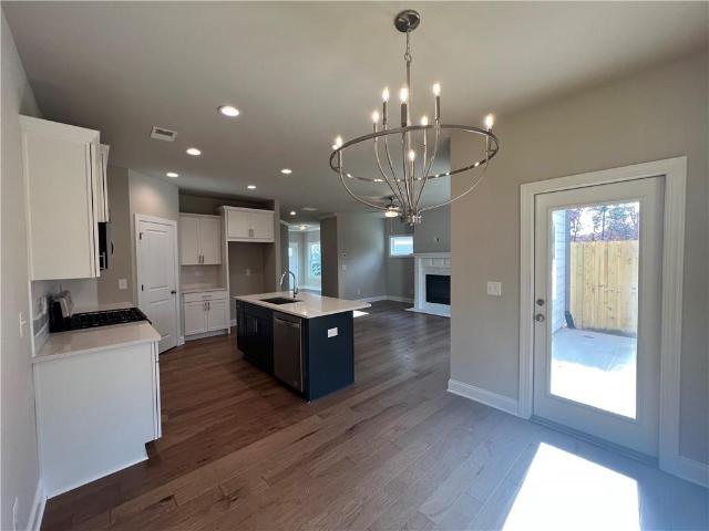 336 Lakeside Court