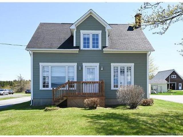 336 Saint Pierre E. Blvd, Caraquet, NB, E1W 1B4 house for sale | Listing ID NB136238 | Royal LePage