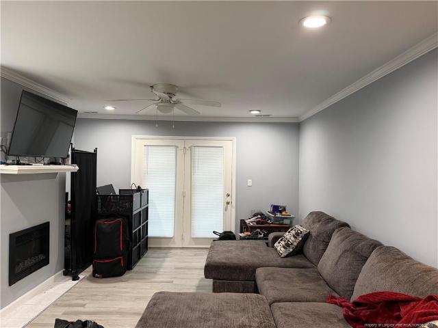 3374 Galleria Drive 1