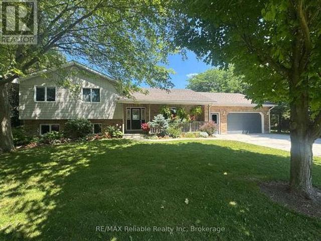 33768 Maple Court, Bluewater Stanley, ON, N0M 1G0 house for sale | Listing ID X13554 | Royal LePage