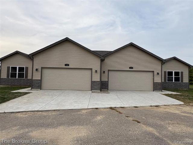 3371 Meadowridge Court