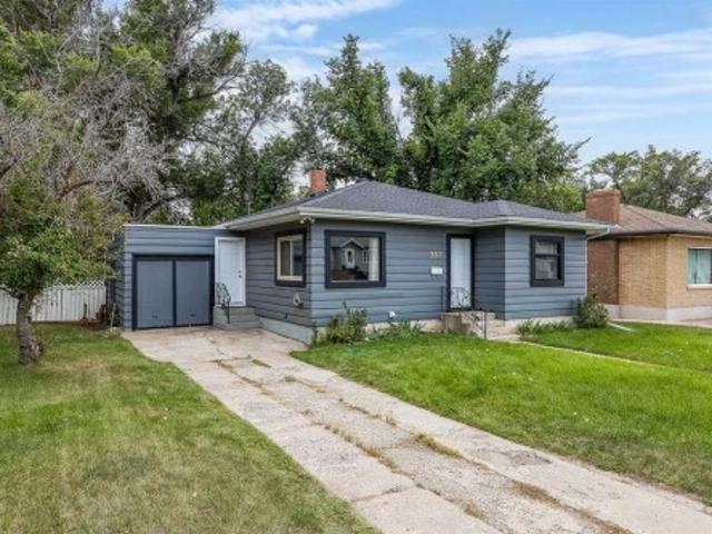 337 4 Street Sw, Medicine Hat, AB, T1A 4E7 house for sale | Listing ID A2353 | Royal LePage