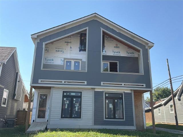 & 337 Parkway Ave