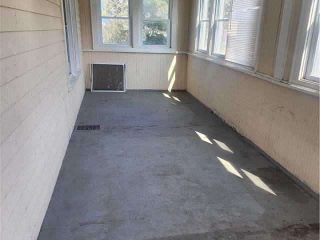 337 Roxford Road N