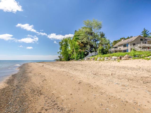 3388 N Lakeshore Road