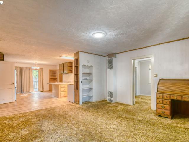 338 e high st