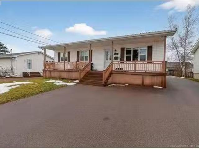 338 Sainte Croix St, Dieppe, NB, E1A 1Y7 house for sale Lis.