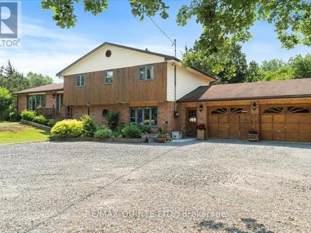338 Sunrise Drive, Prince Edward County Ameliasburg Ward, ON, K8N 4Z7 house for sale | Listing ID X12955 | Royal LePage
