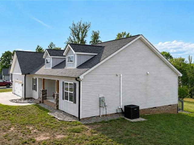 338 Price Street