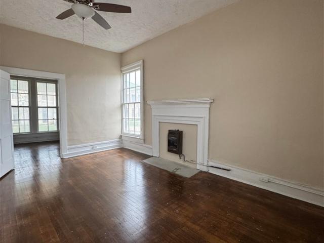 338 W 4th Street