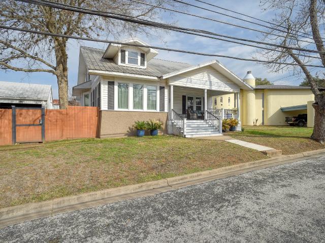 338 W Crockett St, La Grange, TX 78945 | MLS #4795