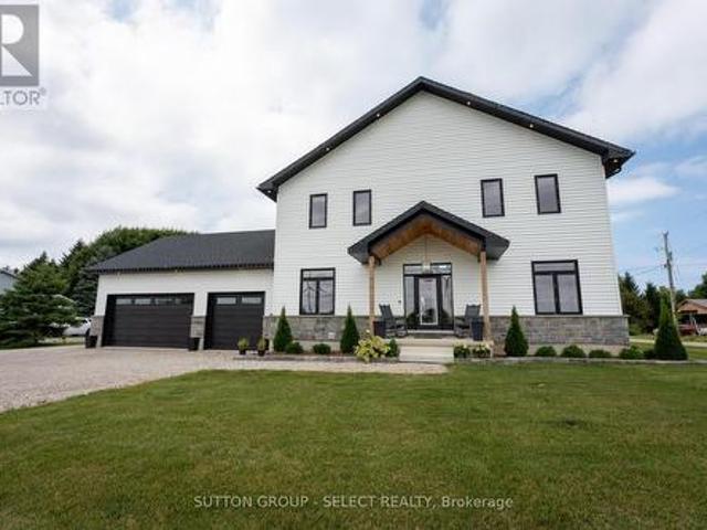 33977 Kildeer Drive, Bluewater Hay, ON, N0M 1N0 house for sale | Listing ID X13816 | Royal LePage