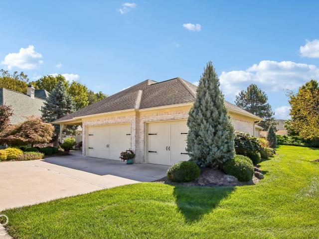 3397 Nottinghill Drive E