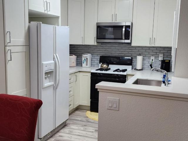 3390 Baywood Ter Apt 212