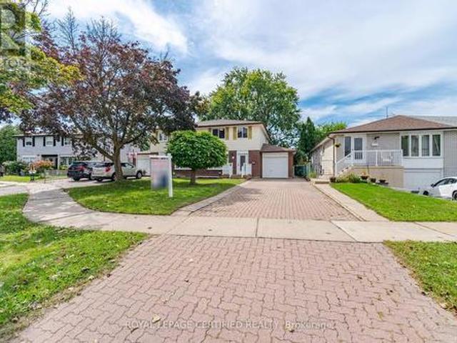 3390 Frobex Court, Mississauga, ON, L5C 2B5 house for sale | Listing ID W13796 | Royal LePage