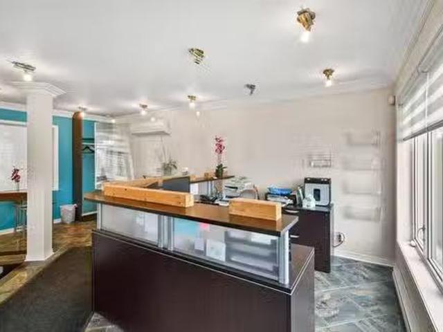 3390 Grande Allée, Longueuil Saint Hubert, QC, J4T 2T1 com.