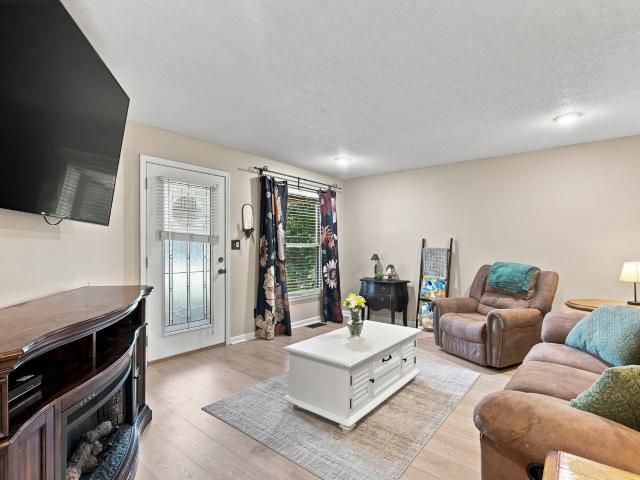 3391 Chaney Ln