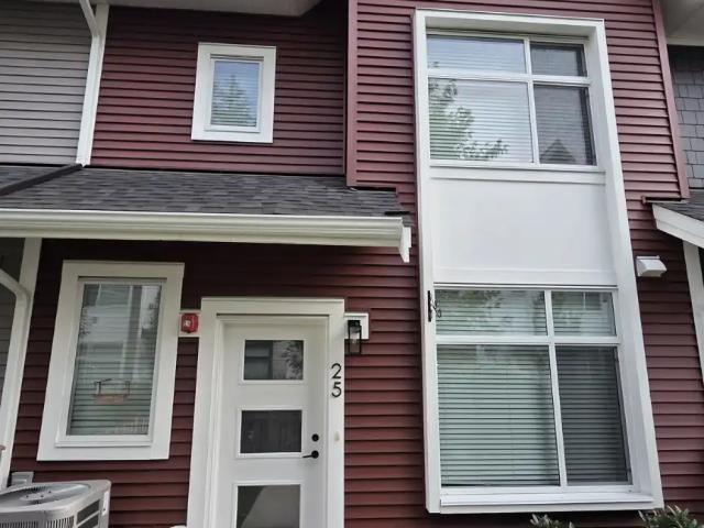 Spacious 3 Bedroom, 3 Bathroom Townhome with Garage & Air Conditioning