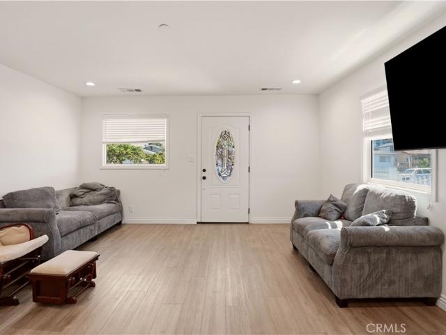 339 E 103 Street