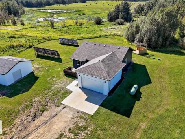 37 50 Range Road 200, Rural Beaver County, AB, T0B 4J2 house for sale | Listing ID E4506 | Royal LePage