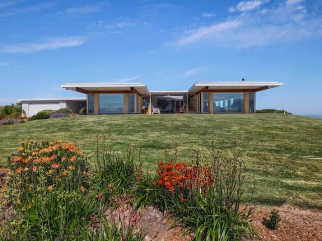 37.6 Acres An exclusive setting with 360 degree views of the Yarra Valley