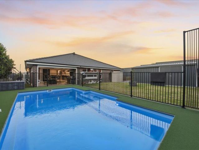 37.8 SQUARE HOME ON 875M