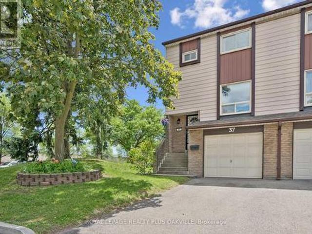 37 1221 Dundix Road, Mississauga, ON, L4Y 3Y9 townhouse for sale | Listing ID W13443 | Royal LePage