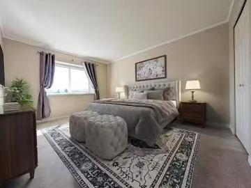 House for sale in Clayburn - Parking