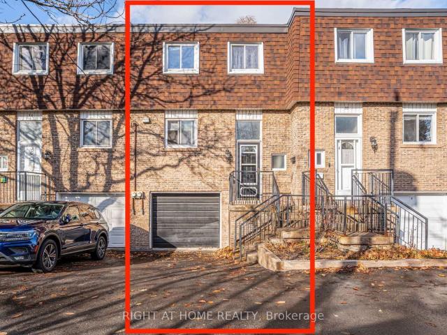 37 The Carriage Way, Thornhill | Expired, N12599 | Condos. Ca