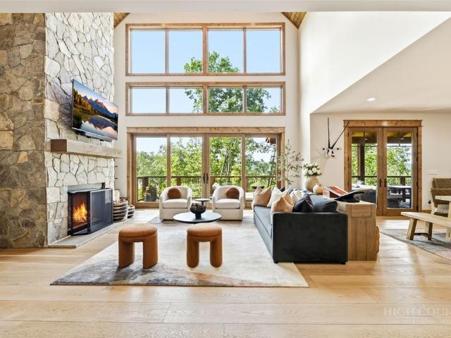 37 Tioga Drive
