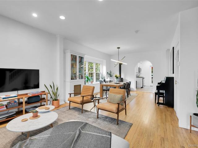 37 Warren Avenue