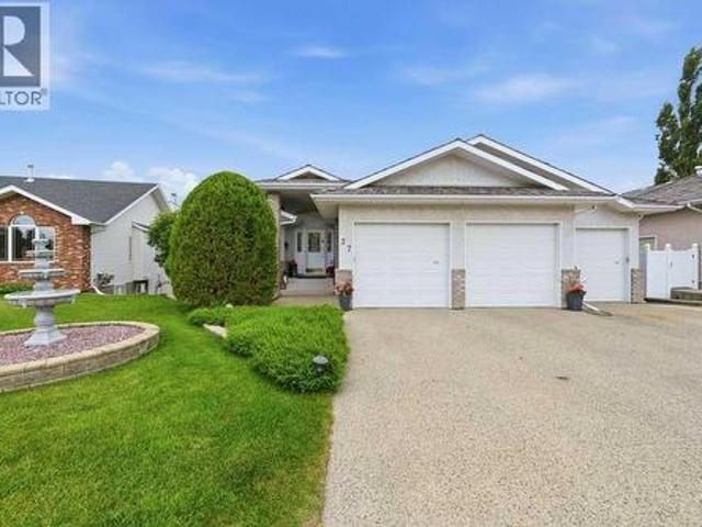 37 Ashmore Close, Red Deer, AB, T4R 2R7 house for sale | Listing ID A2330 | Royal LePage