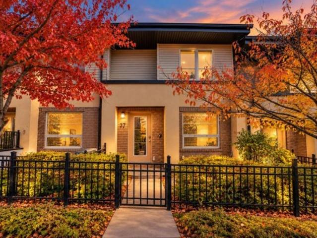 37 Aspen Hills Common Sw, Calgary, AB, T3H 0R7 townhouse for sale | Listing ID A2352 | Royal LePage