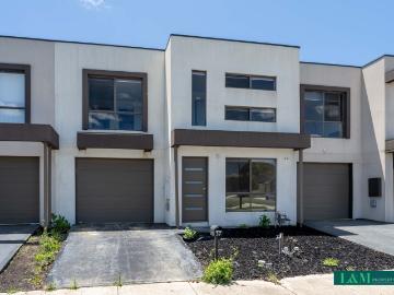 37 Arlington Park Parade, Mickleham VIC 3064 Townhouse For Rent | Domain