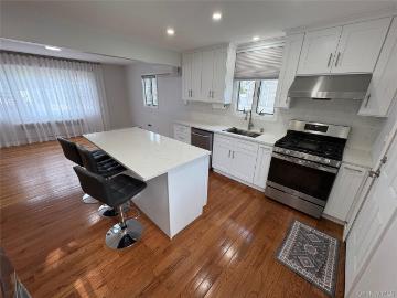 37 Bainbridge Ave, Melville, NY 11747 | MLS #992879