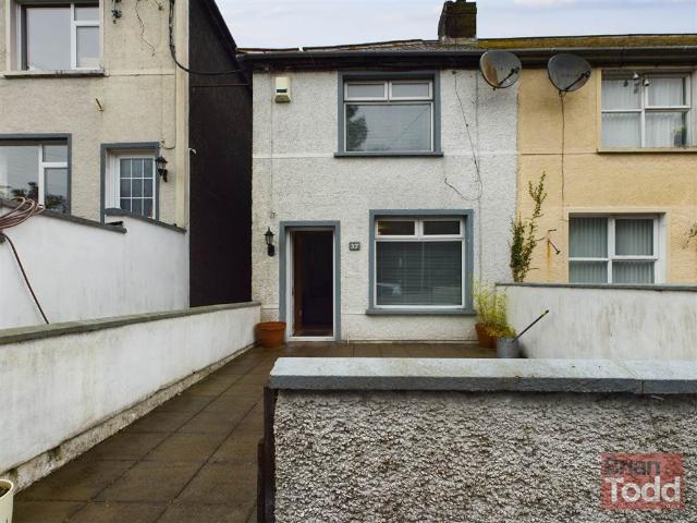 37 BALLYSNOD ROAD, LARNE, BT40 3BZ