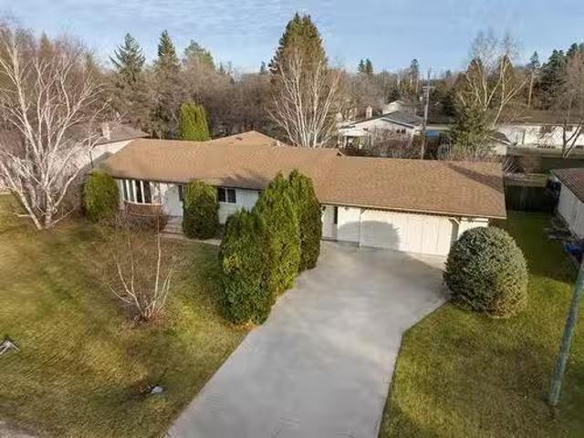 37 Balsam Cr, Lac Du Bonnet, MB, R0E 1A0 house for sale Lis.