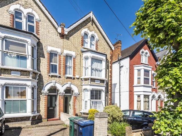 37 Beaconsfield Road, London, N11 3AB, United Kingdom | 2 bed apartment for rent #140227228 | Rentberry