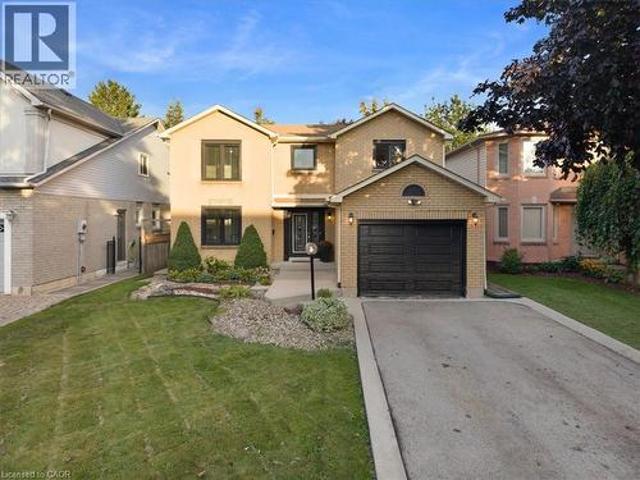 37 Bourbon Court, Hamilton, ON, L9B 2E9 house for sale | Listing ID 40862 | Royal LePage