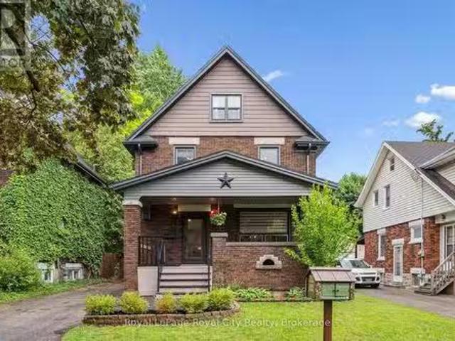 37 Brock Street, Kitchener, ON, N2M 1X2 house for sale List.