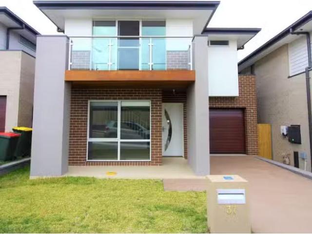 37 Brolga Circuit, Marsden Park House for rent Listed by Kuo.