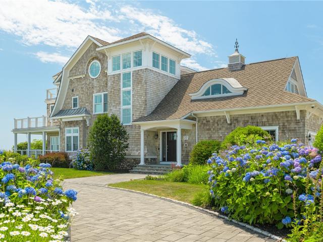 37 Coast Guard Avenue