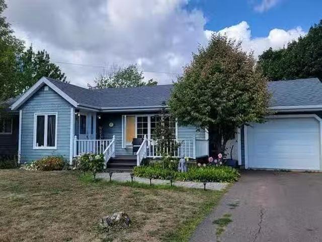 37 Colonel Gray Drive, Charlottetown, PE, C1A 2S6 house for.