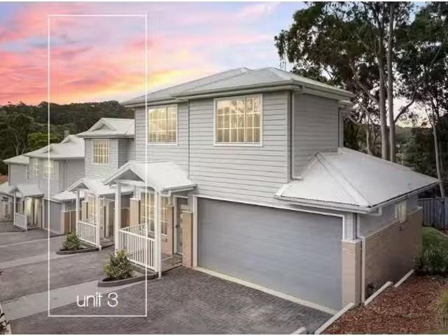 3/7 Clayton Crescent, Kotara Townhouse for rent Listed by Alt.