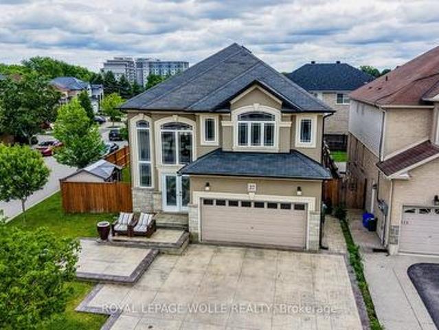 37 Davinci Boulevard, Hamilton, ON, L9B 0C5 house for sale | Listing ID X13454 | Royal LePage