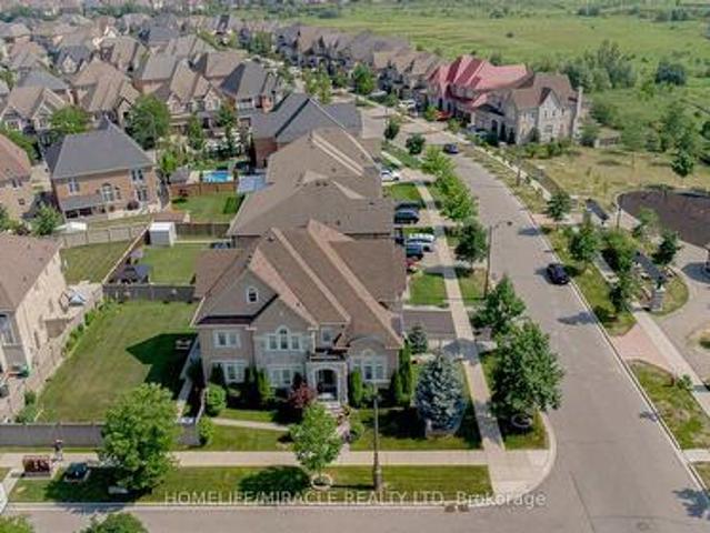 37 Degrey Drive, Brampton, ON, L6P 3X5 house for sale | Listing ID W13783 | Royal LePage