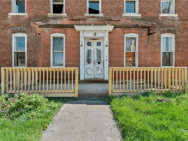 37 Division St