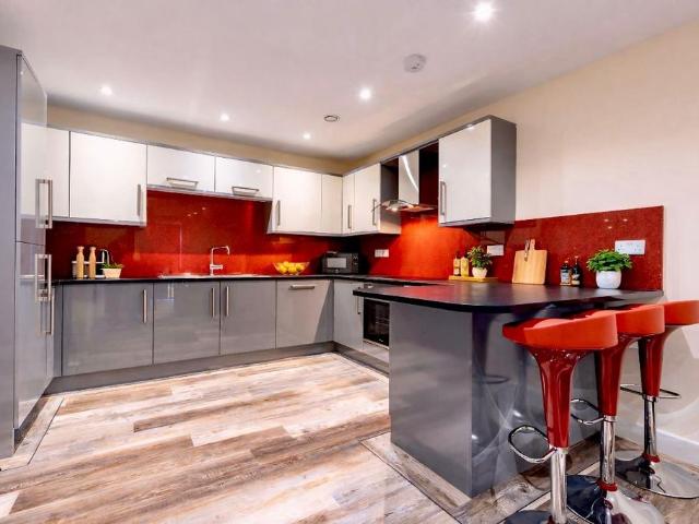 37 Ecco 3 bed apartment to rent £1,521 pcm £351 pw
