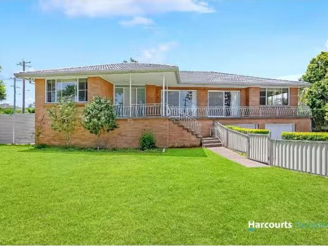 37 Eaton Road, West Pennant Hills House for rent Listed by Ha.