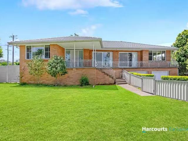 37 Eaton Road, West Pennant Hills, NSW 2125 House for Rent